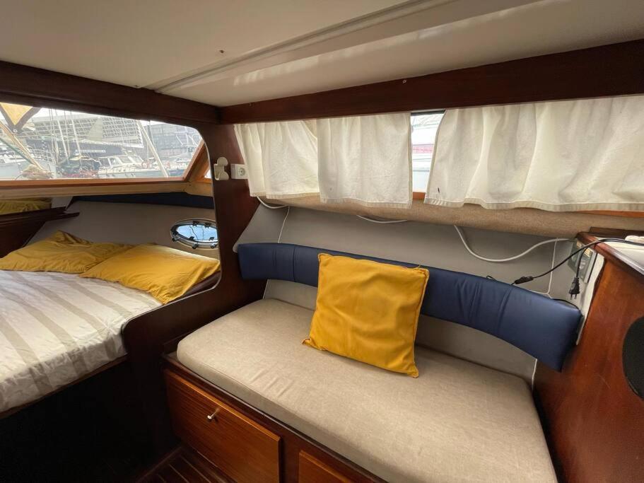 Barco Acogedor - Cosy Boat - Barcelona Hotel Bagian luar foto
