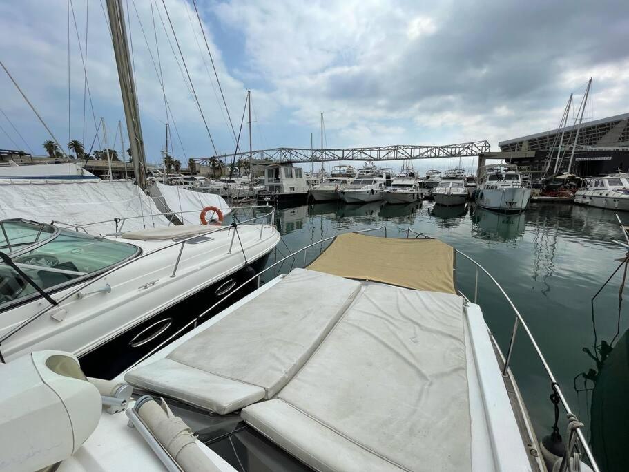 Barco Acogedor - Cosy Boat - Barcelona Hotel Bagian luar foto